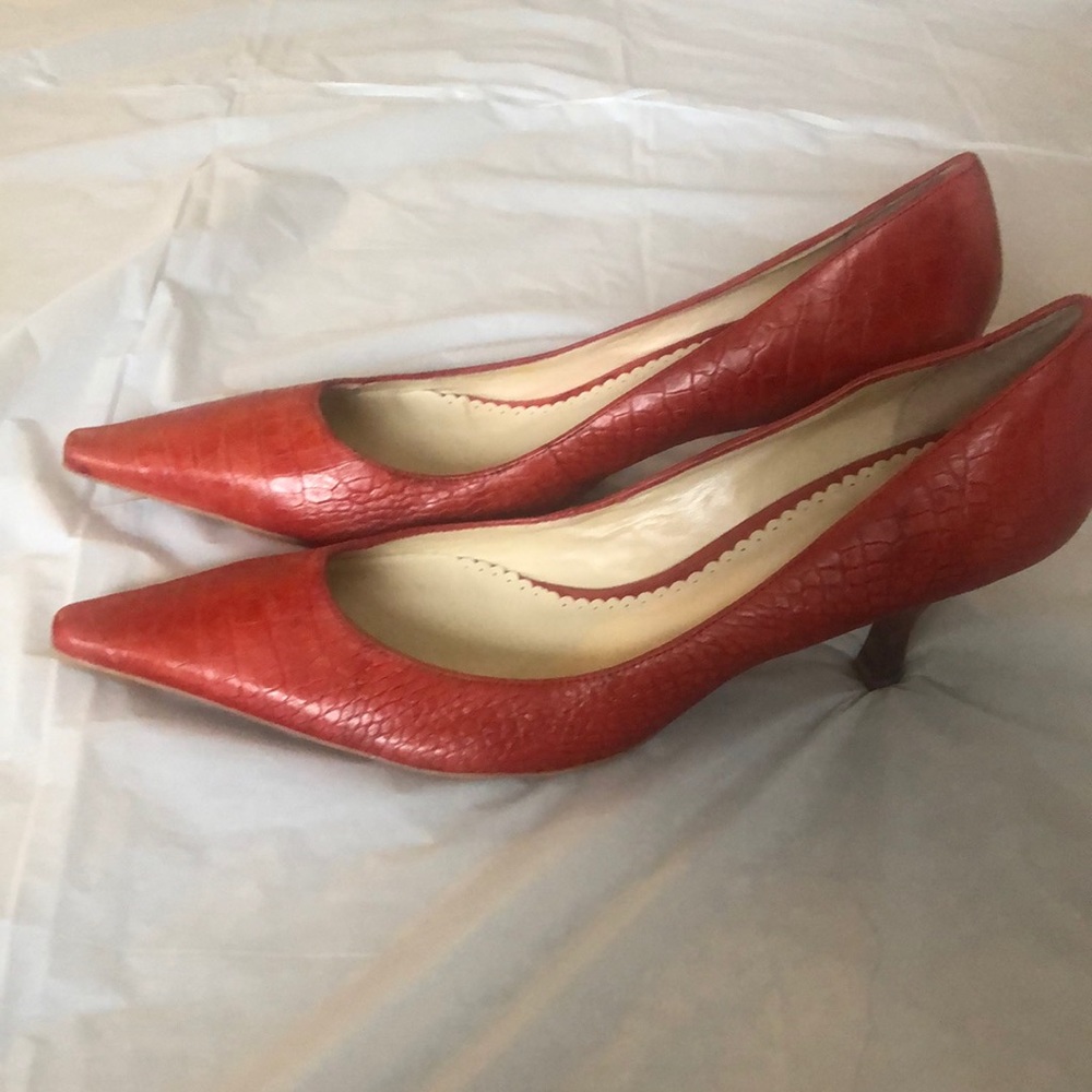 BCBG Women’s pumps